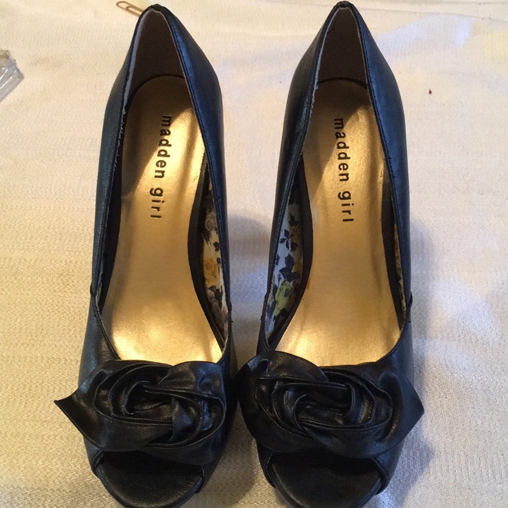 NWOT Madden Girl PeepToe Heels